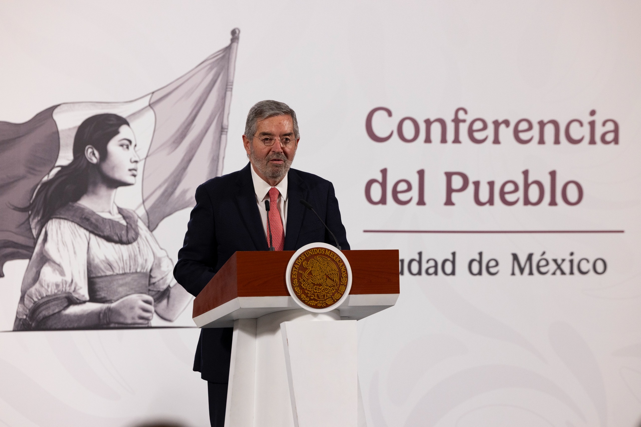 Juan Ramón de la Fuente, informó que los recursos obtenidos del sorteo “México con M de Migrante” serán aplicados de manera exclusiva en programas de protección consular.