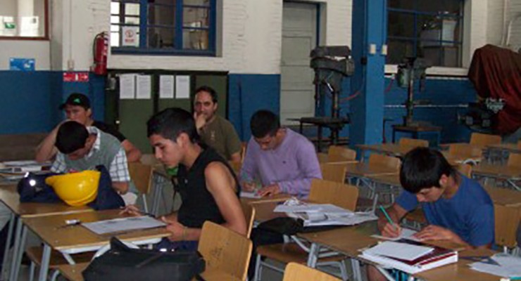 El eje central de la iniciativa es la creación de áreas especializadas de reinserción social en la Federación y en las entidades federativas, adscritas a las autoridades administrativas en materia de justicia para adolescentes