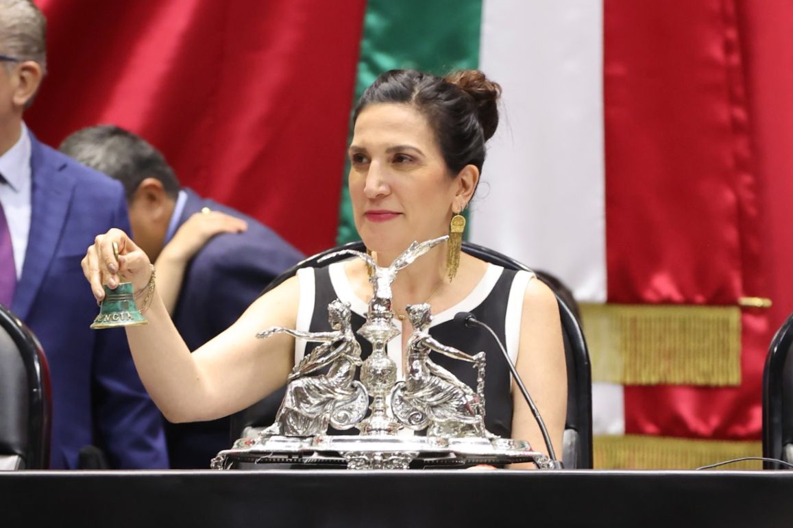 La iniciativa tiene por objeto garantizar el derecho a la salud de las mexicanas y mexicanos, previsto en el artículo 4 constitucional, al establecer las condiciones en materia de prohibición de actividades relacionadas con los cigarrillos electrónicos, vapeadores y otros sistemas o dispositivos análogos, y estupefacientes.