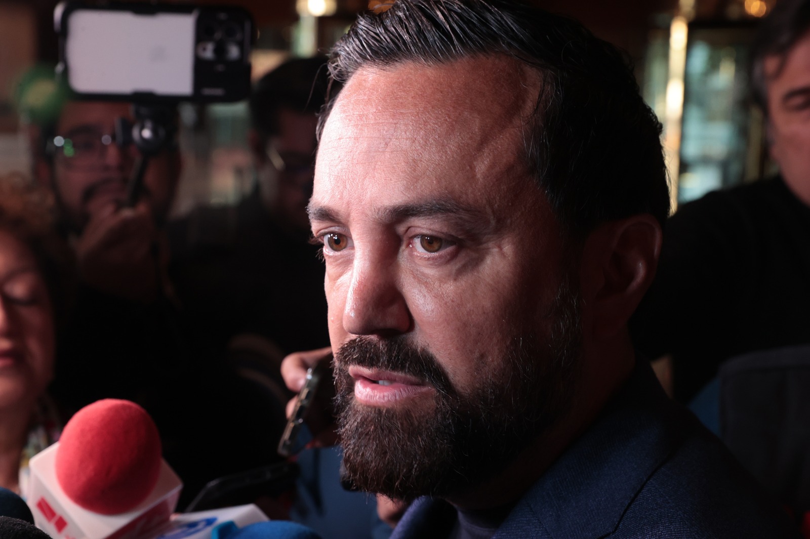 El diputado Arturo Ávila Anaya sostiene que las modificaciones buscan proteger a quienes sufren agravios reales y no a delincuentes; el PAN acusa “sabadazo” y se deslinda del proceso.