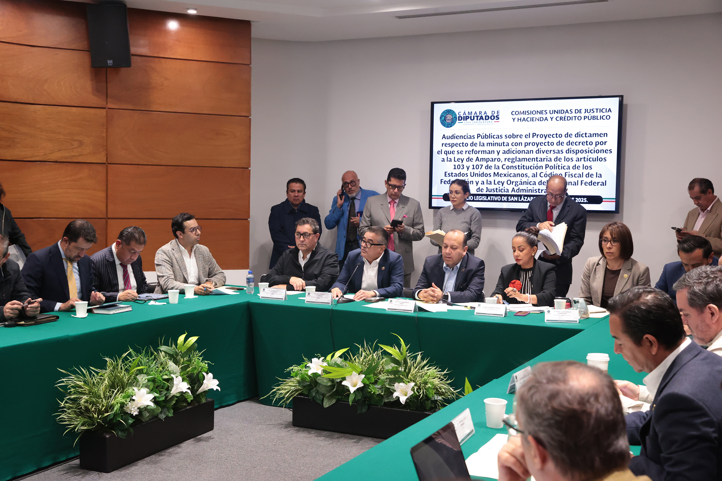 La propuesta de modificación a la Ley de Amparo ha encendido alarmas entre especialistas jurídicos y organizaciones de defensa de los derechos ciudadanos.