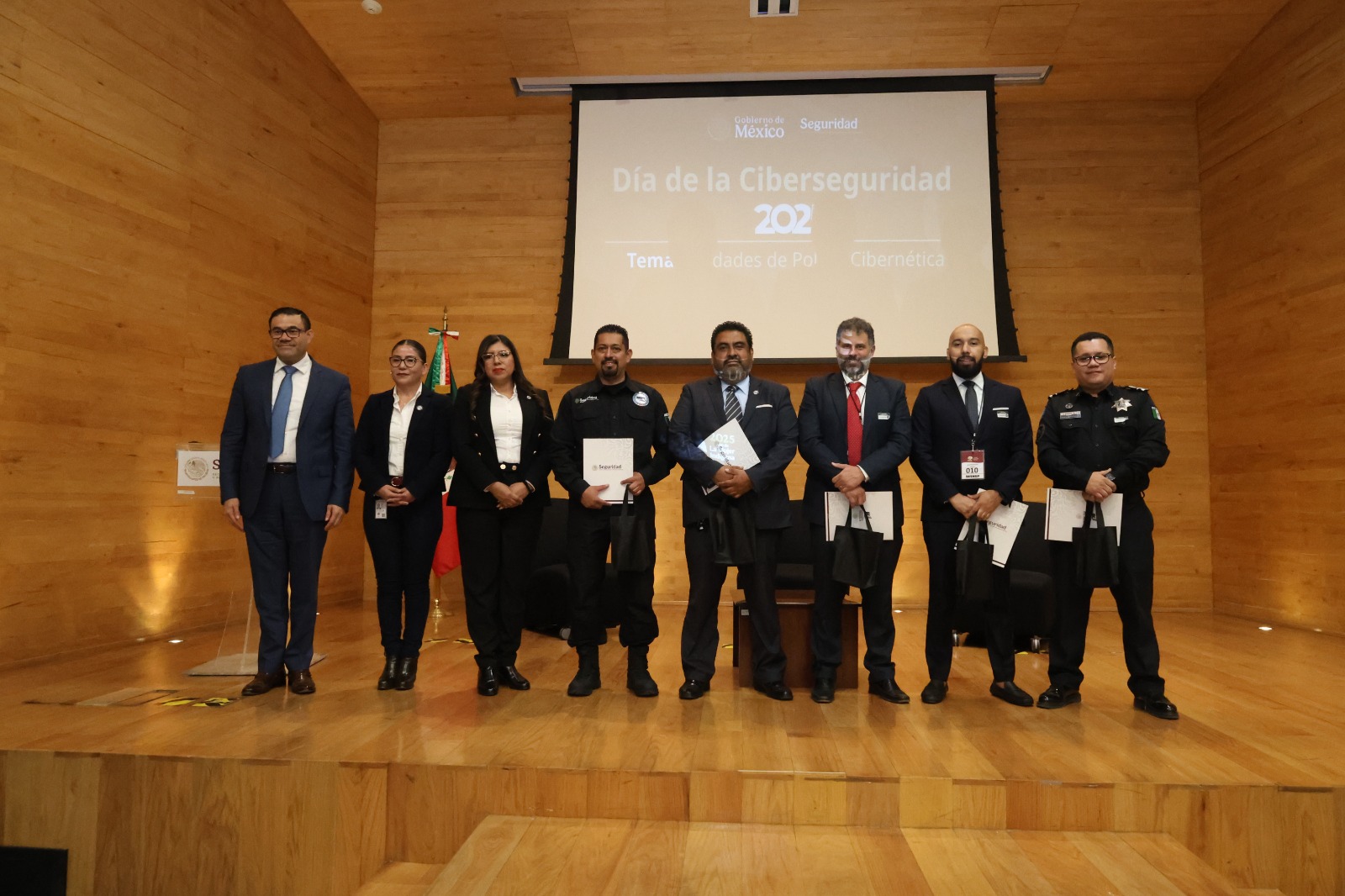 En el encuentro se hizo énfasis en la necesidad de denunciar los fraudes en línea.