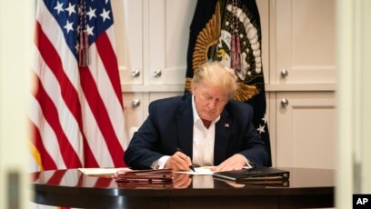 “¡Este es un gran día para el mundo árabe y musulmán, Israel, todas las naciones vecinas y los Estados Unidos! ¡Benditos sean los pacificadores!”, proclamó Trump al dar a conocer el acuerdo