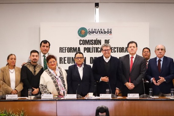 La funcionaria destacó que la instrucción de la presidenta Claudia Sheinbaum Pardo es mantener un proceso abierto, con audiencias públicas en distintos estados y espacios virtuales.