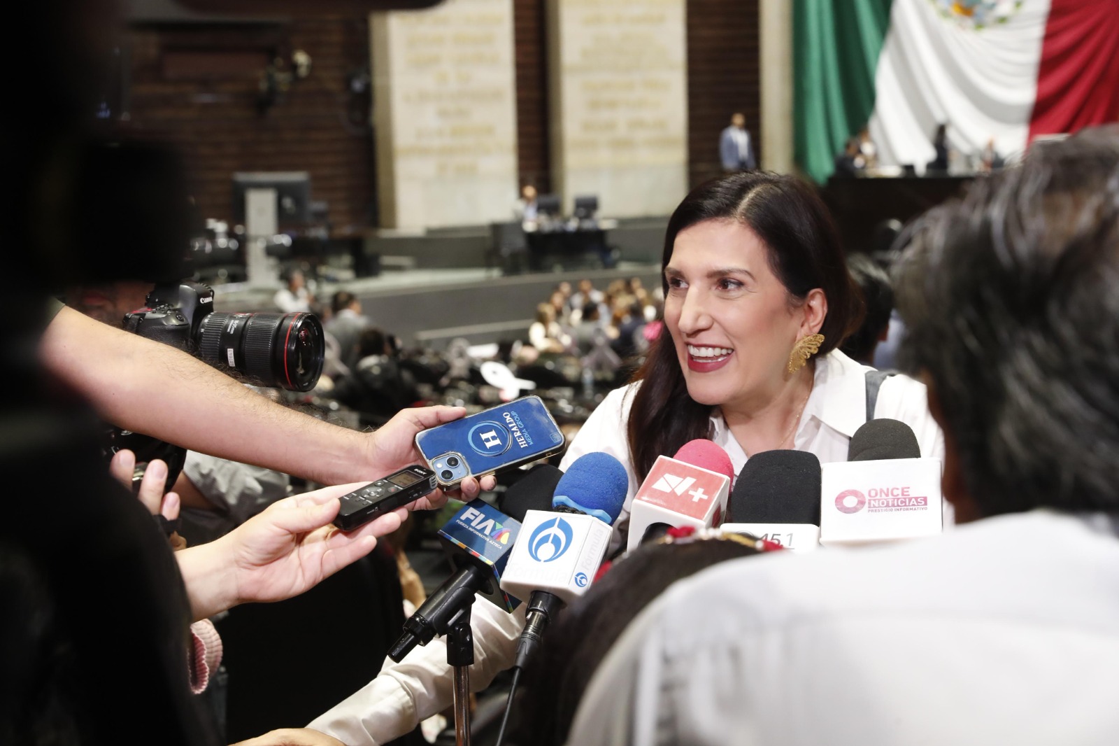 La presidenta de la Cámara de Diputados anunció que la Comisión de Justicia dictaminará este martes su iniciativa que aumenta de 7 a 12 años, a 10 a 20 años de prisión las sanciones por reclutar jóvenes para grupos delictivos.