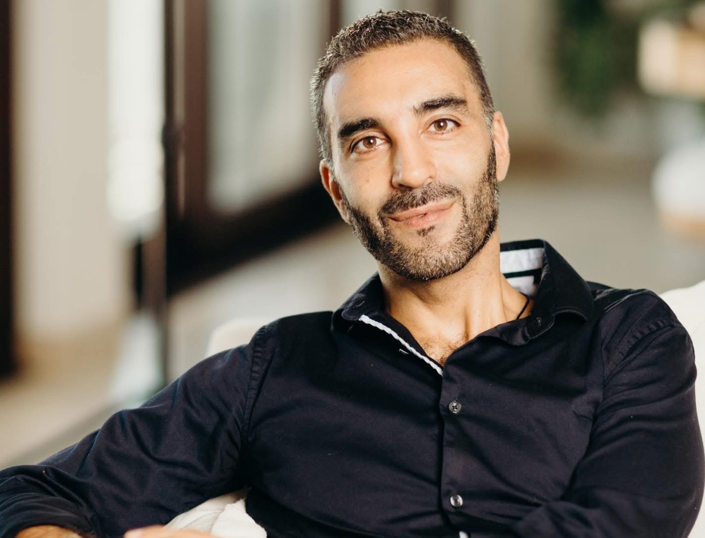 En su conferencia matutina, Sheinbaum mostró un documento oficial del Tribunal de Apelación de Lisboa que da cuenta de la detención de Levy ocurrida el 28 de octubre de 2025.