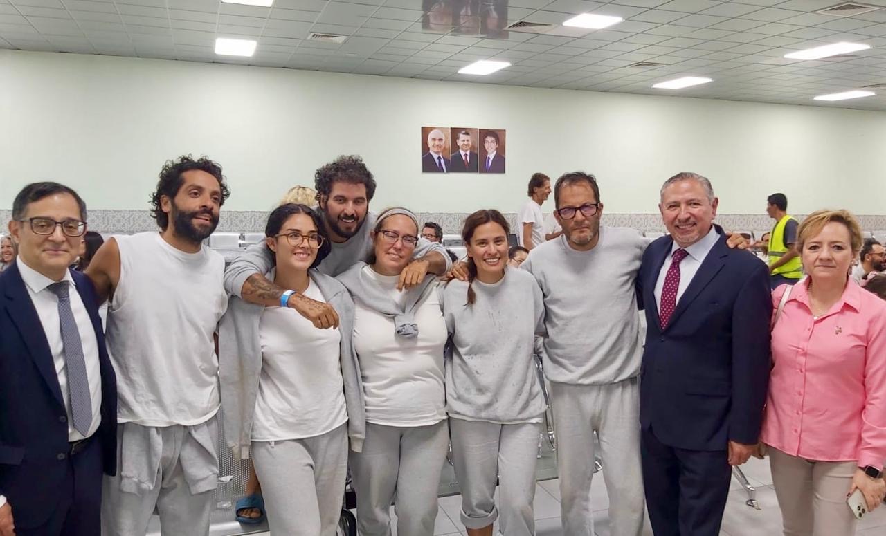 La Secretaría de Relaciones Exteriores (SRE) confirmó que las seis personas mexicanas que habían sido detenidas en Israel tras participar en la Flotilla Global Sumud, una misión humanitaria con destino a Gaza, fueron liberadas y ya comenzaron su repatriación hacia México.