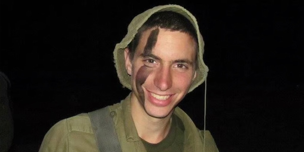 Hadar Goldin cayó en combate durante la Operación “Margen Protector”, tras una violación del alto el fuego por parte de la organización terrorista Hamás en Rafah el 1 de agosto de 2014, durante la cual fue secuestrado.