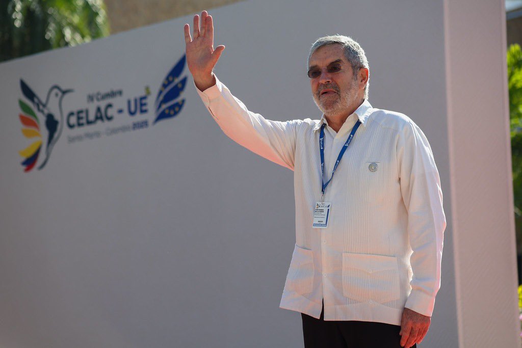 De la Fuente subrayó que México privilegia el diálogo como vía para la paz, así como la colaboración interregional en beneficio de los pueblos de América Latina, el Caribe y Europa.