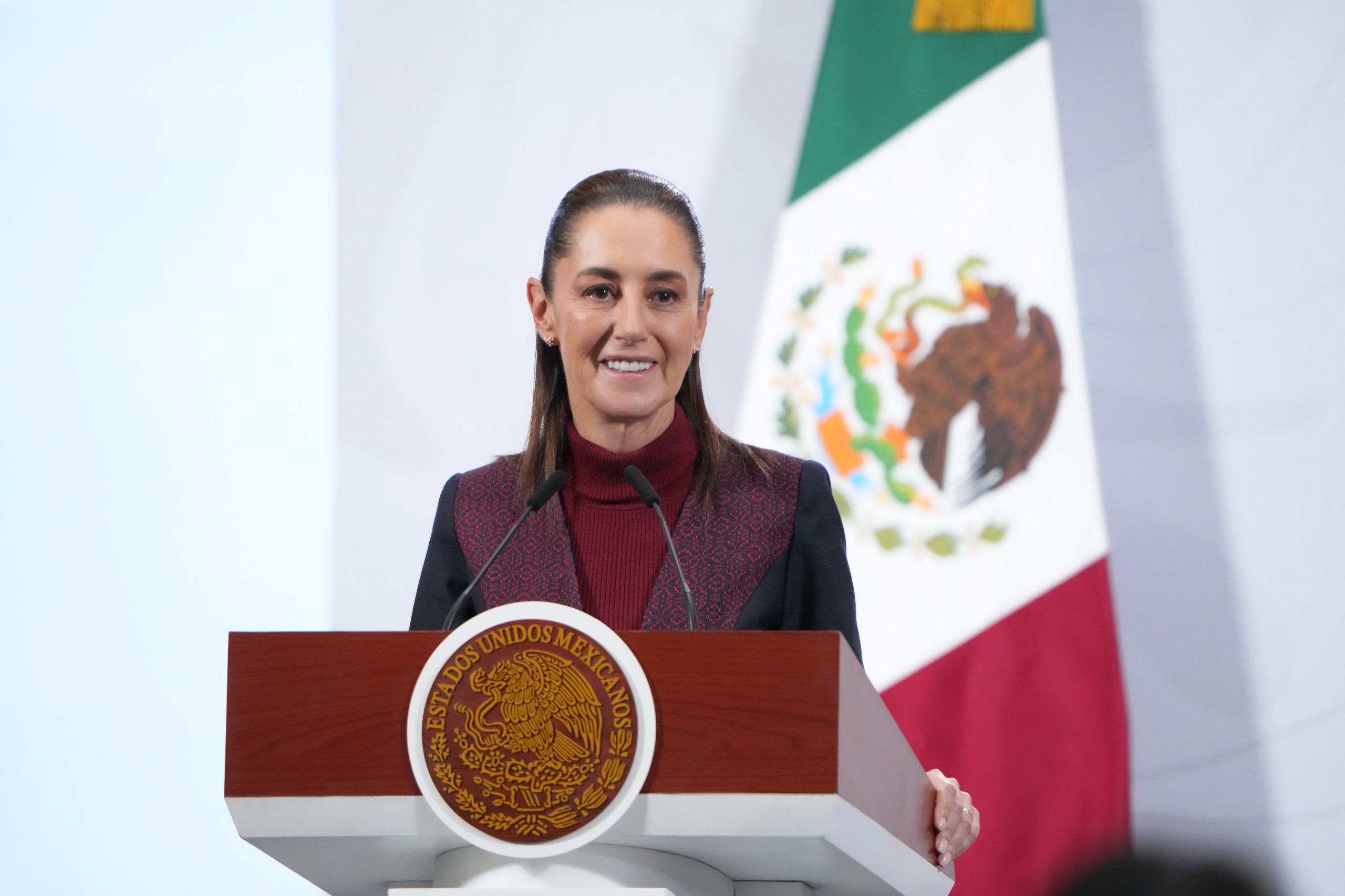 Sheinbaum señaló que su gobierno reforzará la seguridad en Michoacán con presencia de la Guardia Nacional y programas de desarrollo social y económico.