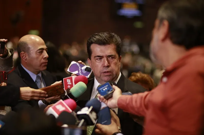 Haces Barba pidió a los empresarios no ceder ante la violencia ni la incertidumbre, y mantener abiertos sus negocios.