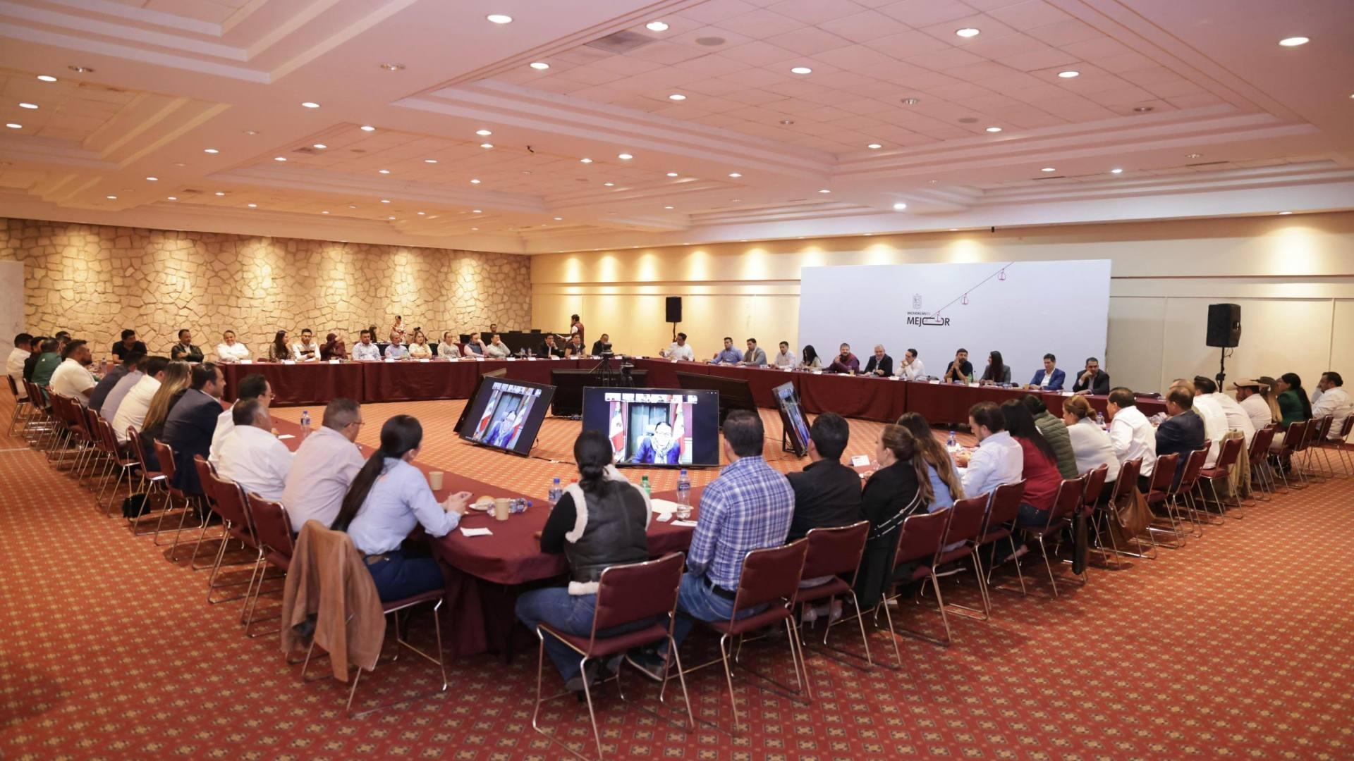 La encargada de la política interior reconoció la labor de las iglesias en la formación de valores y atención a personas en situación de vulnerabilidad.