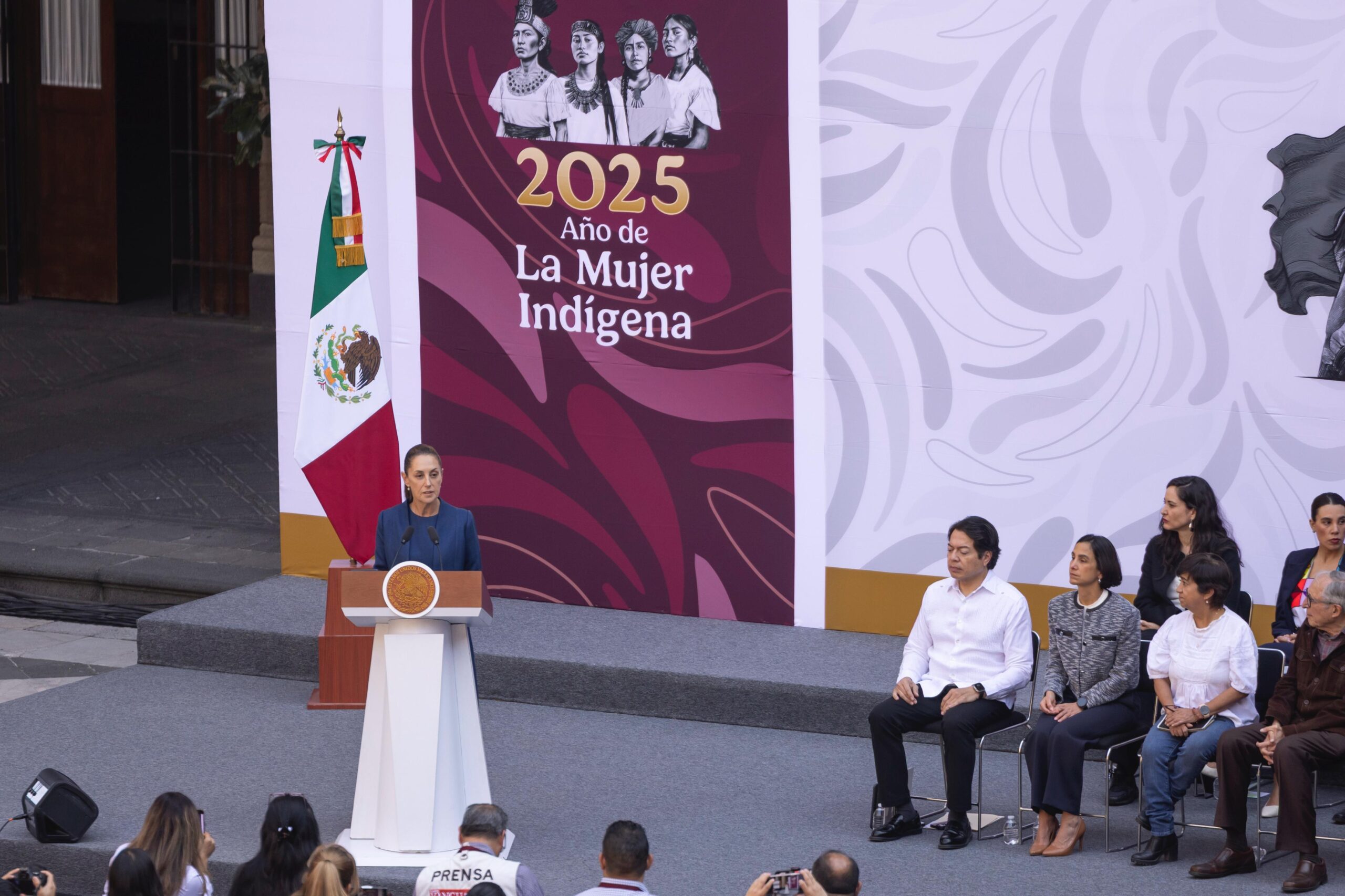 La presidenta Claudia Sheinbaum anunció el Plan Michoacán por la Paz y la Justicia, con una inversión histórica de 57 mil millones de pesos, destinada a fortalecer seguridad, bienestar social e infraestructura en el estado.