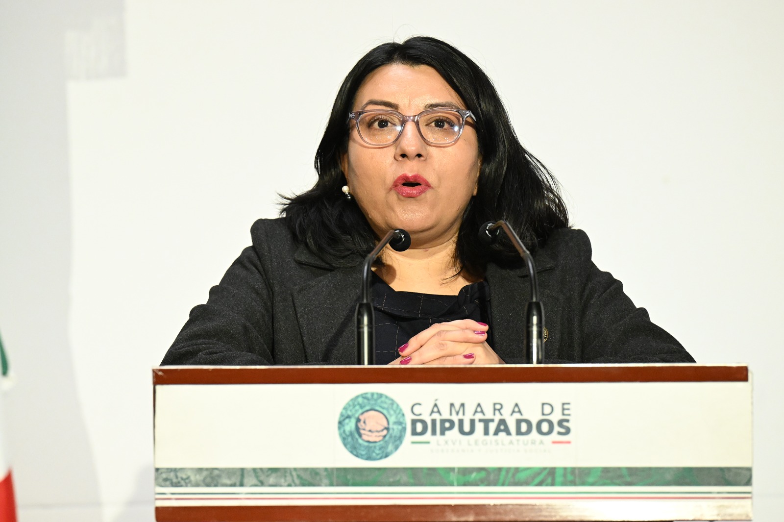 Diputada del PT exige atención a carencias y diálogo; alerta también sobre violencia digital y cuestiona proceso de revocación en el estado.