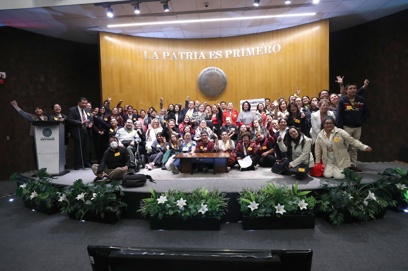 Legisladoras, funcionariado y organizaciones llaman a reconocer derechos y dignificar la labor de quienes cuidan.