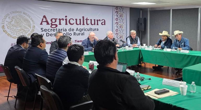 Tras mesas de trabajo, autoridades acordaron mayor presencia operativa, acompañamiento en tramos de riesgo y atención a demandas del campo, incluida la pignoración de granos básicos.