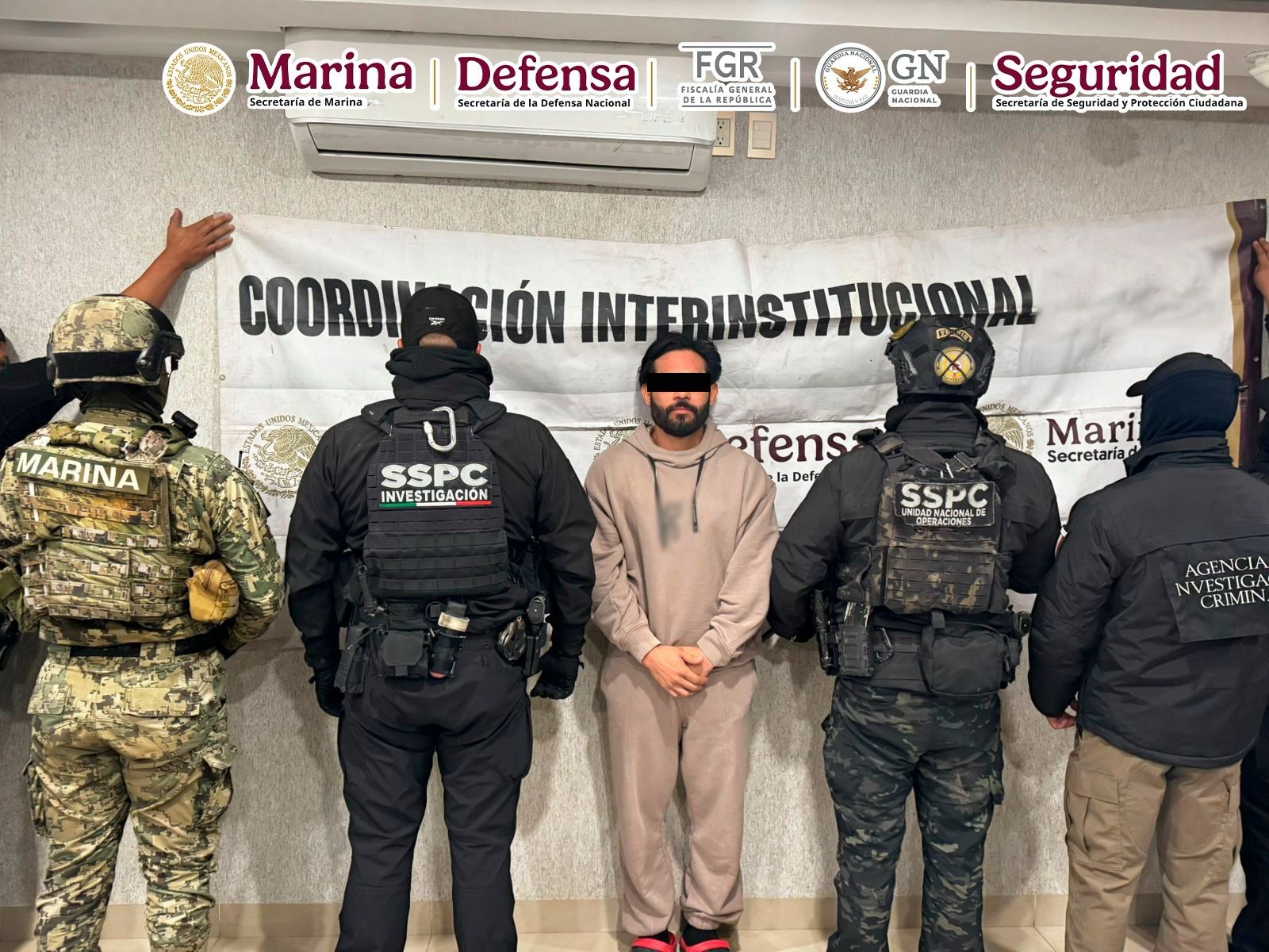 Edgar “N”, alias “Limones”, fue detenido en un operativo federal; lo señalan por extorsionar a comerciantes y ganaderos en Durango.