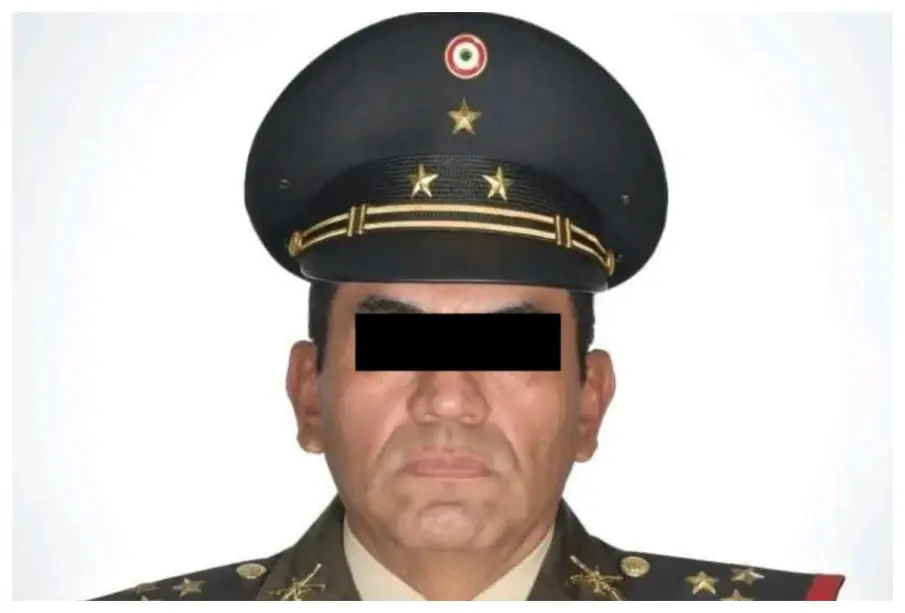 El coronel José Manuel Jiménez Aranda, quien acompañaba al exalcalde de Uruapan la noche de su asesinato, es buscado en todo el país tras desaparecer luego de rendir declaración ministerial.