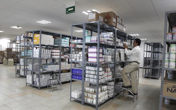 La dependencia asegura que más del 96% de las piezas requeridas ya fueron adquiridas y que los contratos vigentes garantizan el suministro en hospitales y clínicas públicas.