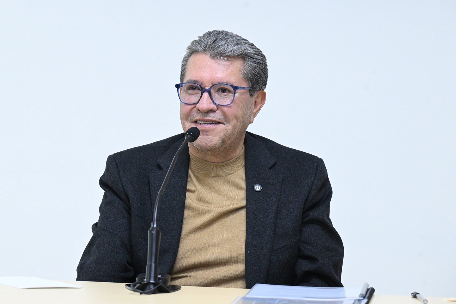 El coordinador de Morena en la Cámara de Diputados advirtió que la reforma que obliga a postular solo mujeres a la gubernatura en 2027 podría vulnerar derechos políticos y será la Corte quien defina su constitucionalidad.