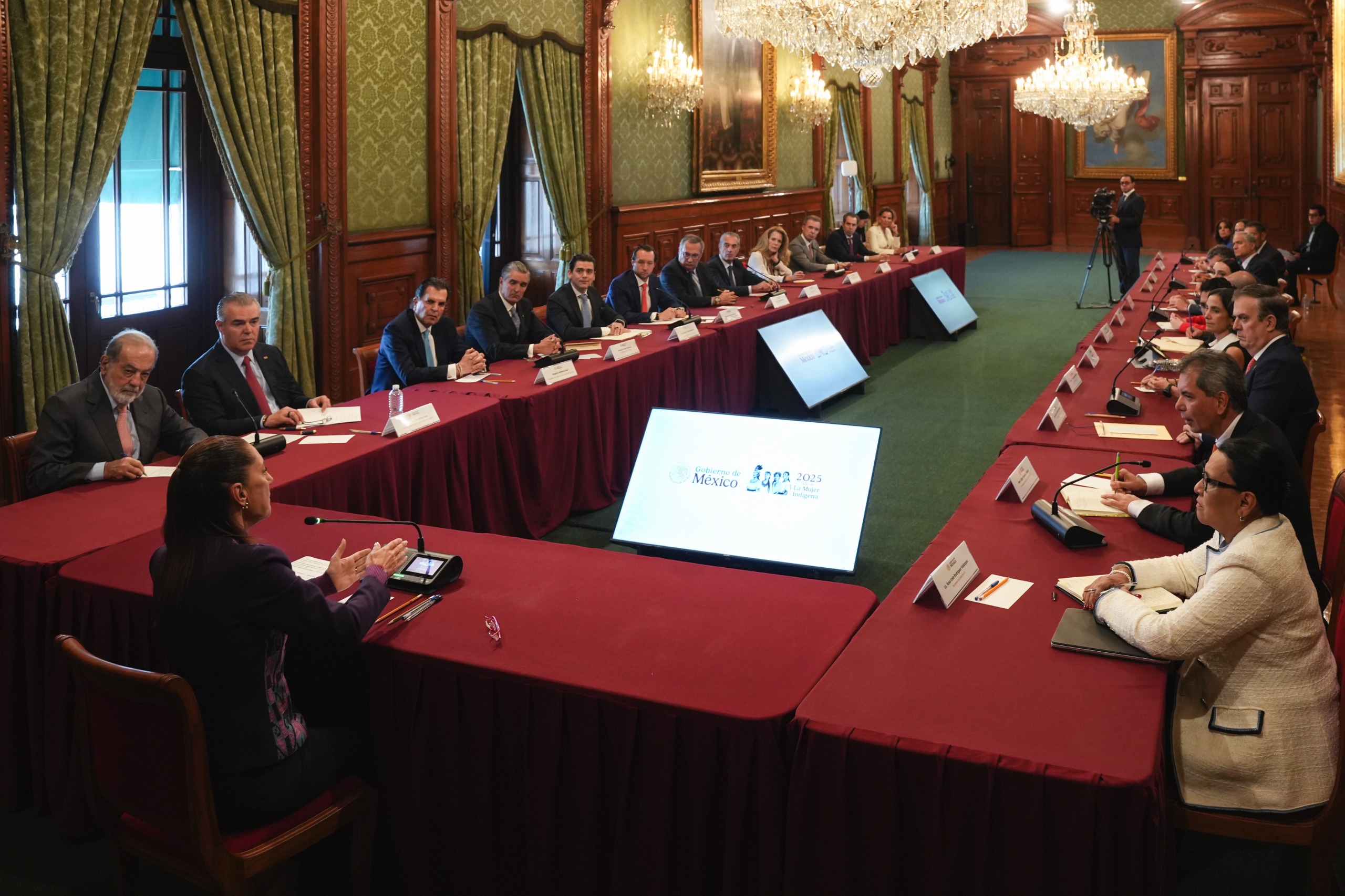 La presidenta recibió a líderes empresariales en Palacio Nacional; se estableció un mecanismo de reuniones periódicas para fortalecer la coordinación público-privada en proyectos estratégicos.