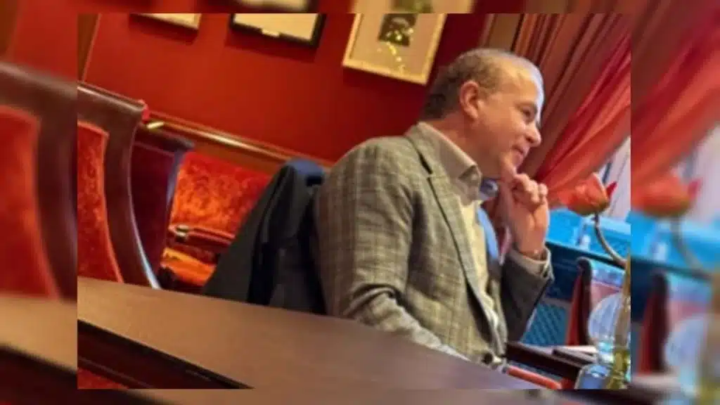 La Fiscalía lo considera prófugo de la justicia.