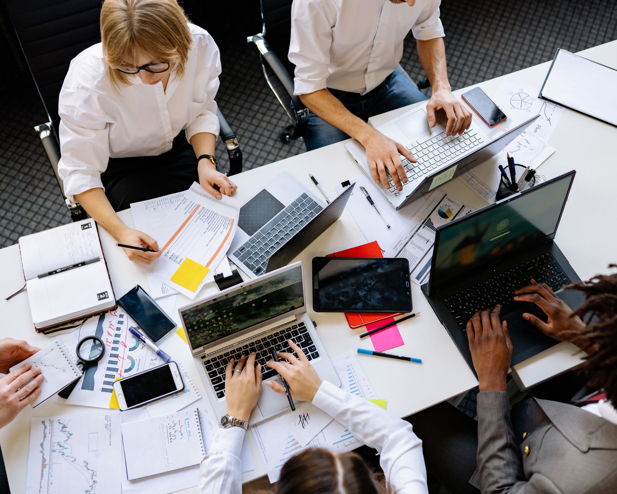 Picos estacionales de empleo en seguridad, fintech, consultoría y sector médico concentran 70% de los errores de nómina, advierte Worky.