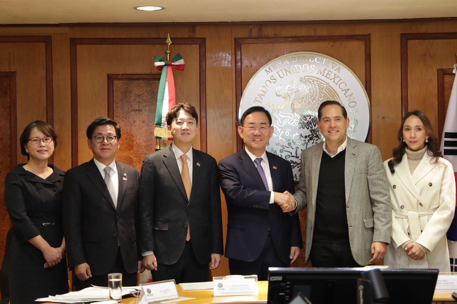 Destacan más de seis décadas de relación diplomática, inversiones por 9 mil 300 millones de dólares y la necesidad de reactivar el diálogo bilateral desde los congresos.