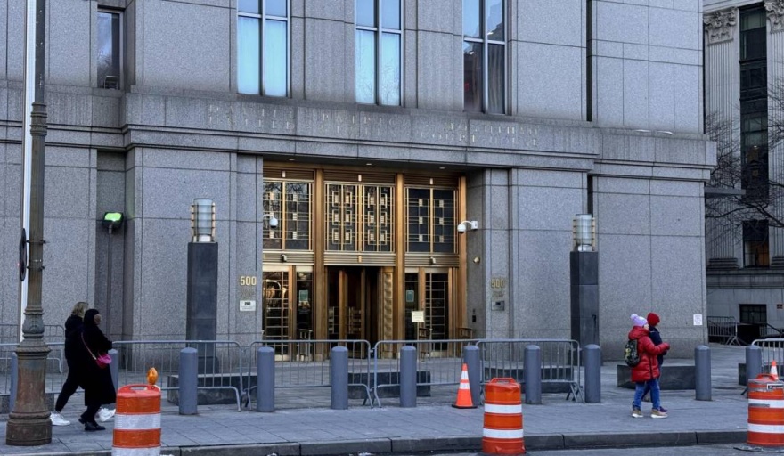 La fiscalía estadounidense lo vincula con operaciones de narcotráfico entre 2006 y 2008 y por primera vez menciona a su esposa e hijo en un expediente judicial.