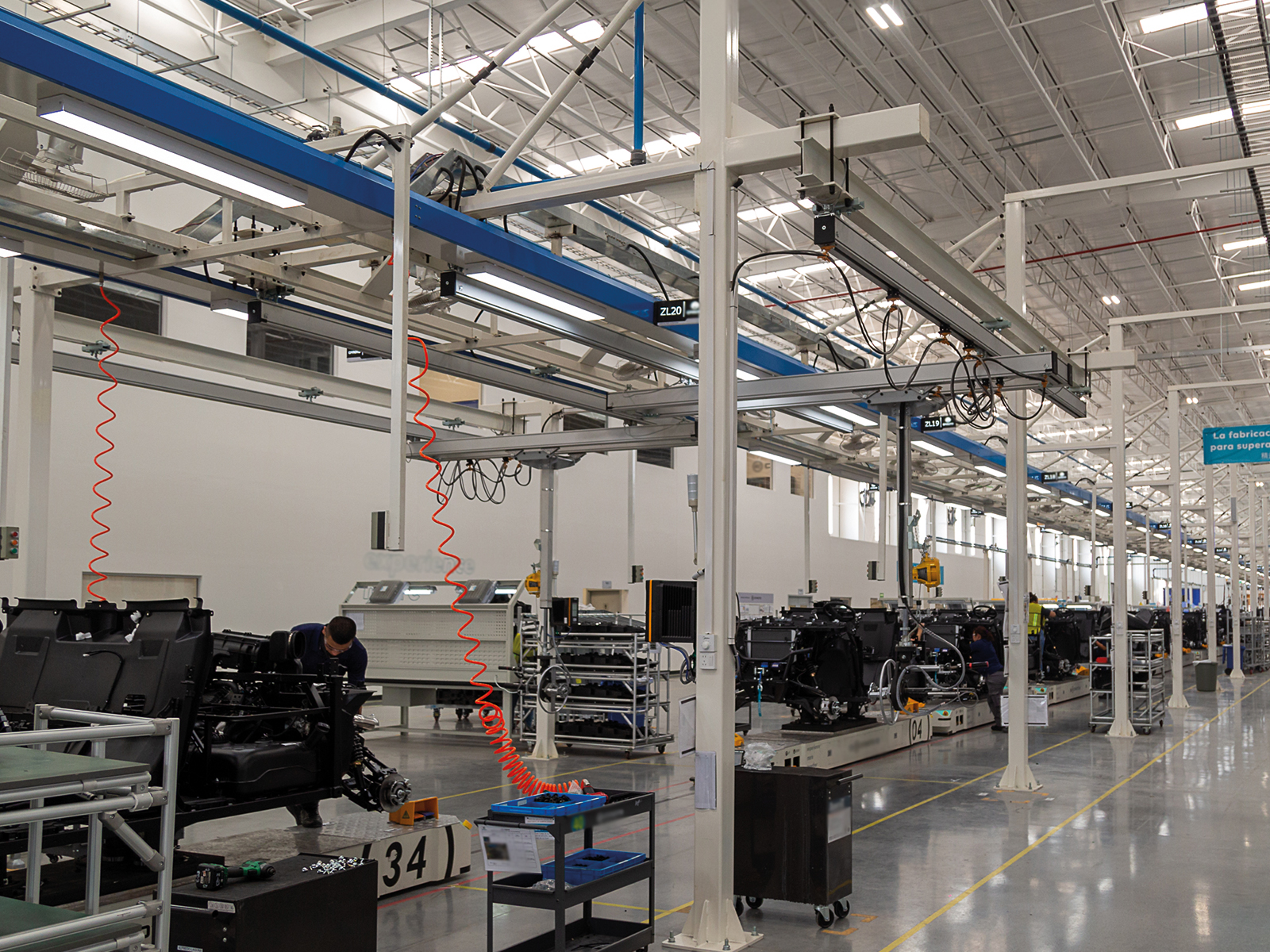 En la práctica existe una falta de mecanismos efectivos de supervisión y rendición de cuentas específicas para las empresas.