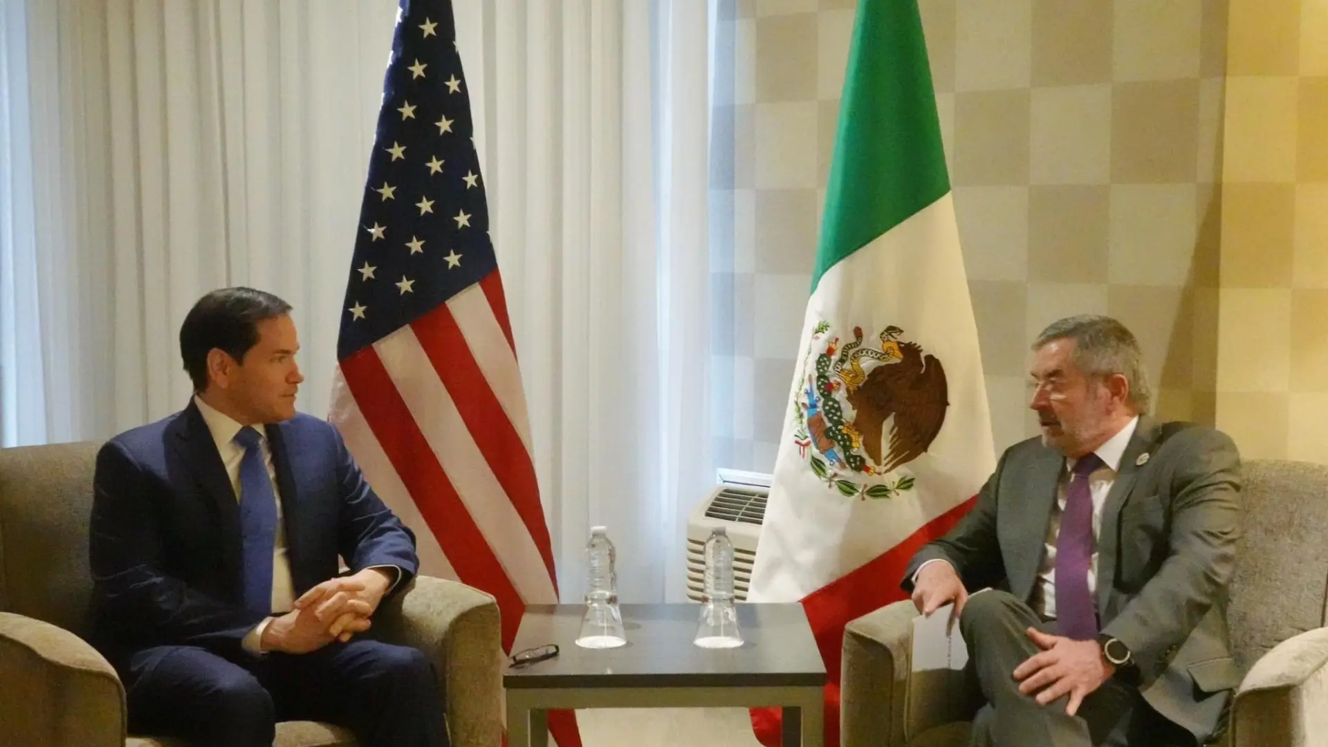 Tras una llamada entre la presidenta Claudia Sheinbaum y Donald Trump, los cancilleres de ambos países acordaron acelerar acciones contra cárteles, fentanilo y tráfico de armas, y convocar una reunión ministerial en febrero.