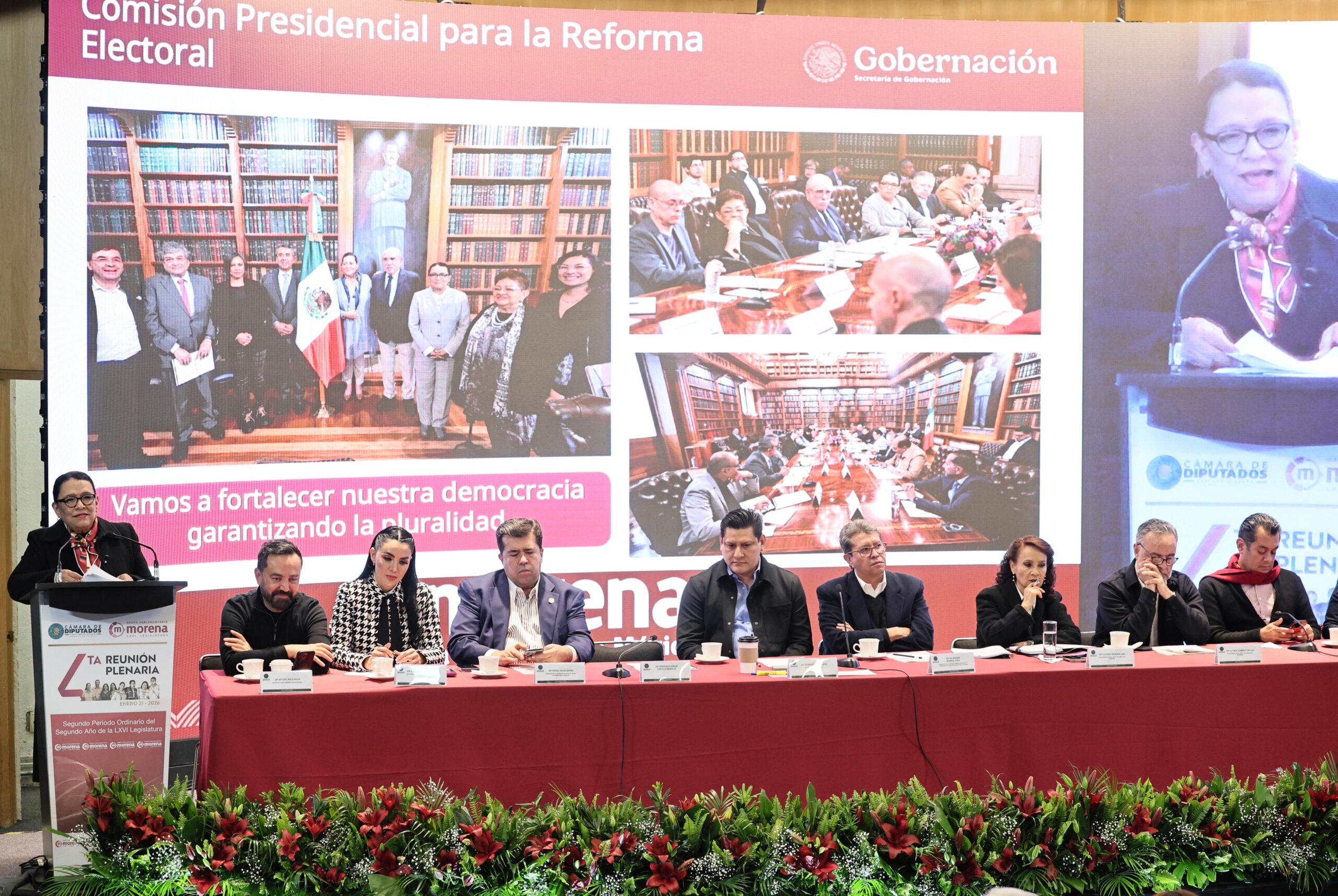 La secretaria de Gobernación urgió a la bancada morenista a respaldar con entrega total el proyecto legislativo del gobierno en la plenaria de hoy, destacando la importancia de avanzar la reforma electoral y otras iniciativas sin margen de error.