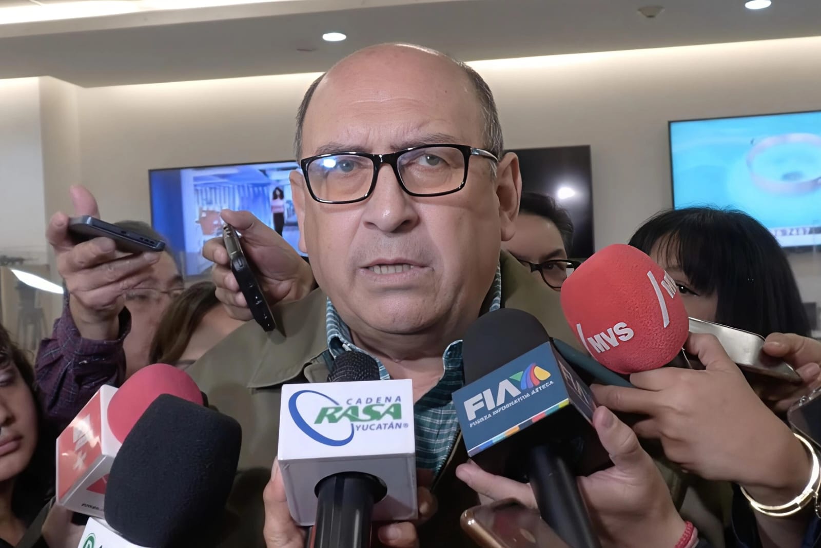 El coordinador del PRI en San Lázaro acusó omisión del Congreso, pidió contrapesos reales al Ejecutivo y cuestionó opacidad en cooperación con Estados Unidos.