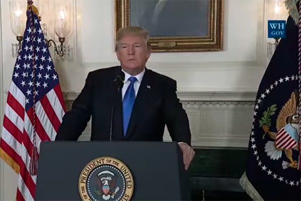 El presidente de Estados Unidos, Donald Trump, ordenó este lunes imponer un arancel del 25% a cualquier país que mantenga relaciones comerciales con Irán, en una medida que busca aumentar la presión económica sobre el gobierno de Teherán.