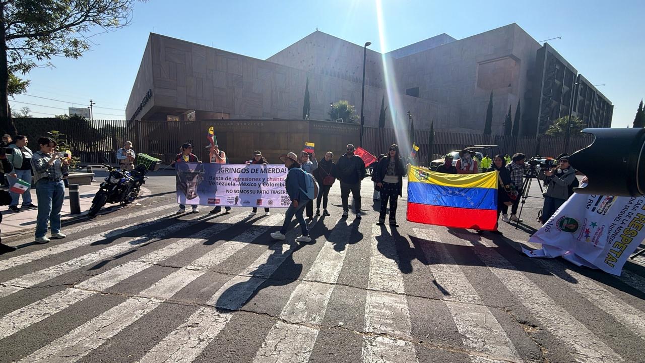 Colectivos solidarios con Venezuela exigieron la liberación inmediata del mandatario y denunciaron una intervención militar estadounidense.