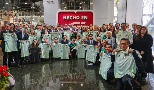 Gobierno federal, empresarios y la Femexfut impulsan el consumo nacional con una campaña financiada por la iniciativa privada y enfocada en el orgullo y la calidad de los productos mexicanos.