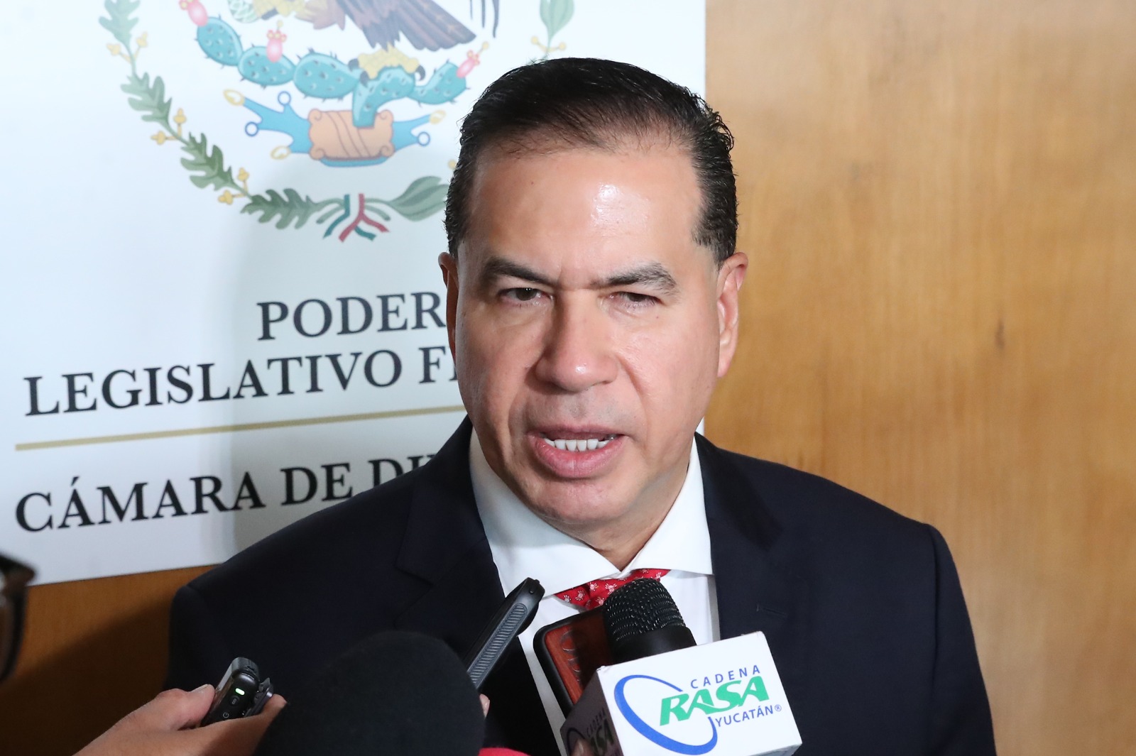 El diputado del PT evitó fijar postura y llamó a esperar la versión oficial; sobre la reforma electoral, dijo que la posición del partido la dará Alberto Anaya.