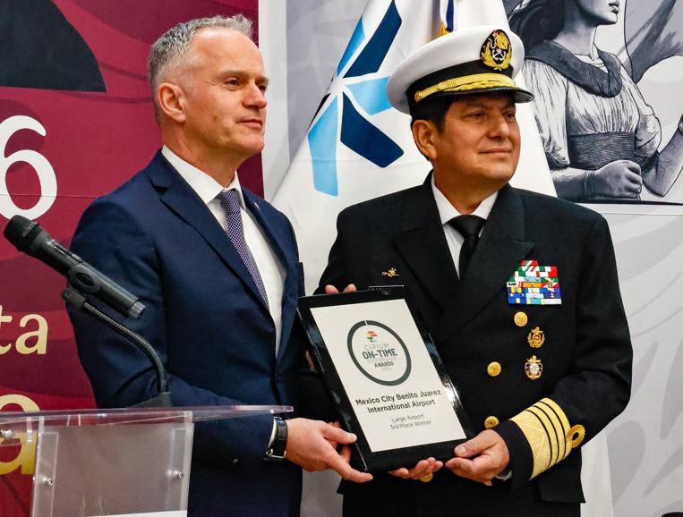 El Aeropuerto Internacional de la Ciudad de México fue reconocido por Cirium como el tercer aeropuerto más puntual a nivel global en la categoría de grandes aeropuertos, con una eficiencia operativa de 86.55%; es el segundo año consecutivo que alcanza esta posición.
