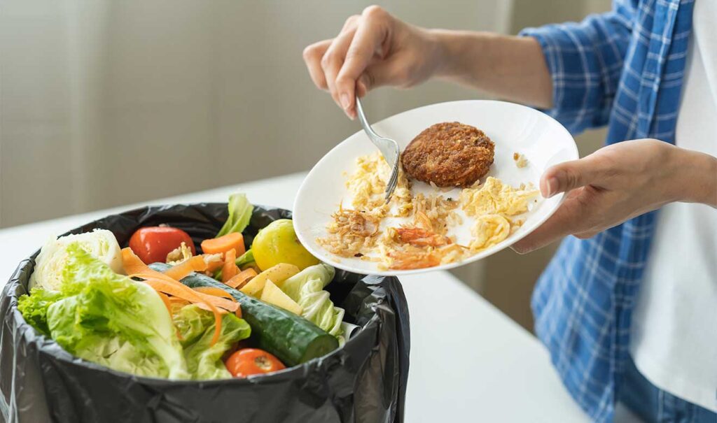 La iniciativa plantea campañas de concientización, capacitación a comercios y fortalecimiento de investigaciones sobre huella hídrica; en México se desperdician 20.4 millones de toneladas de alimentos al año.