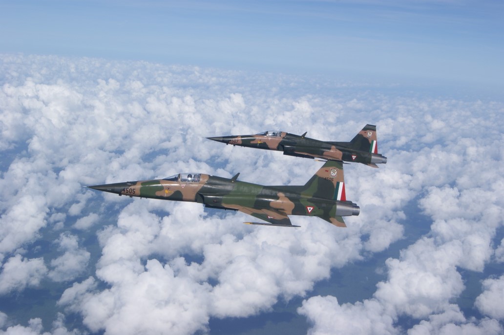 La ceremonia se realizará el martes 10 de febrero a las 11:00 horas y reconocerá la labor histórica y actual de la aviación militar en la defensa y apoyo a la población.