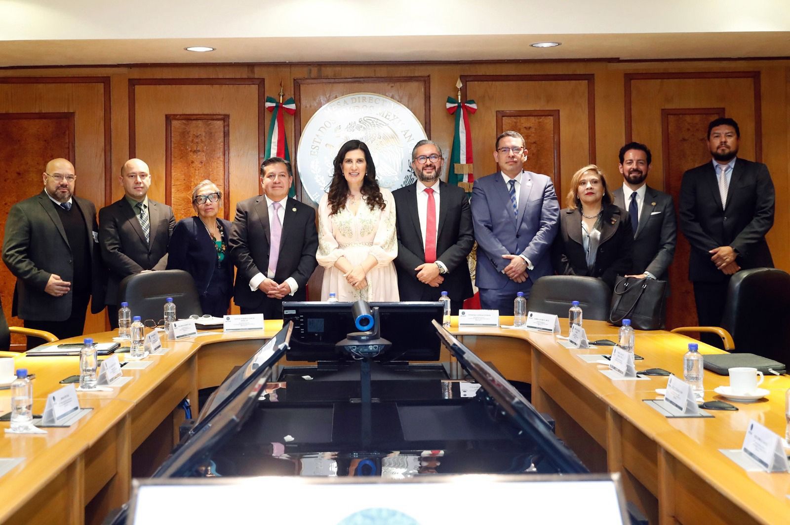 La presidenta de la Cámara de Diputados abordó la renovación del convenio de colaboración con el Colegio Nacional de Correduría Pública Mexicana y abrió la puerta a procesar sus iniciativas sin partidización.