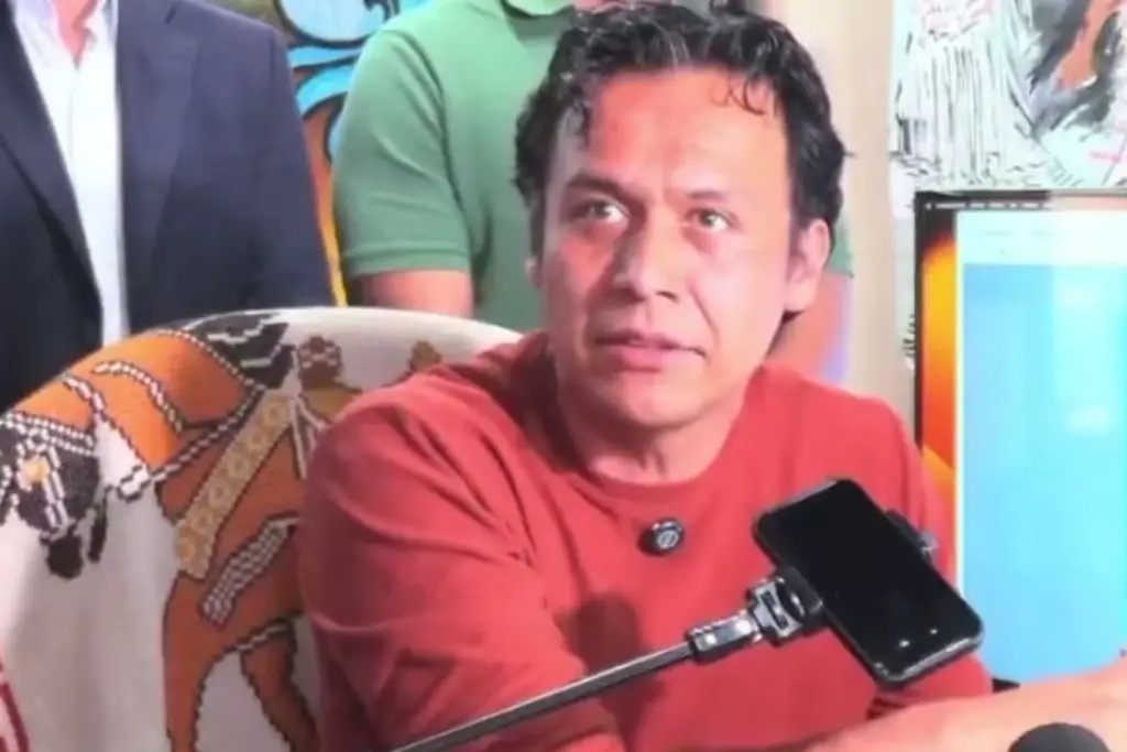 El director de Materiales Educativos rechazó la alternativa de representar al país en el extranjero y permanece en su cargo, en medio de un proceso de relevo en la Secretaría de Educación Pública (SEP).