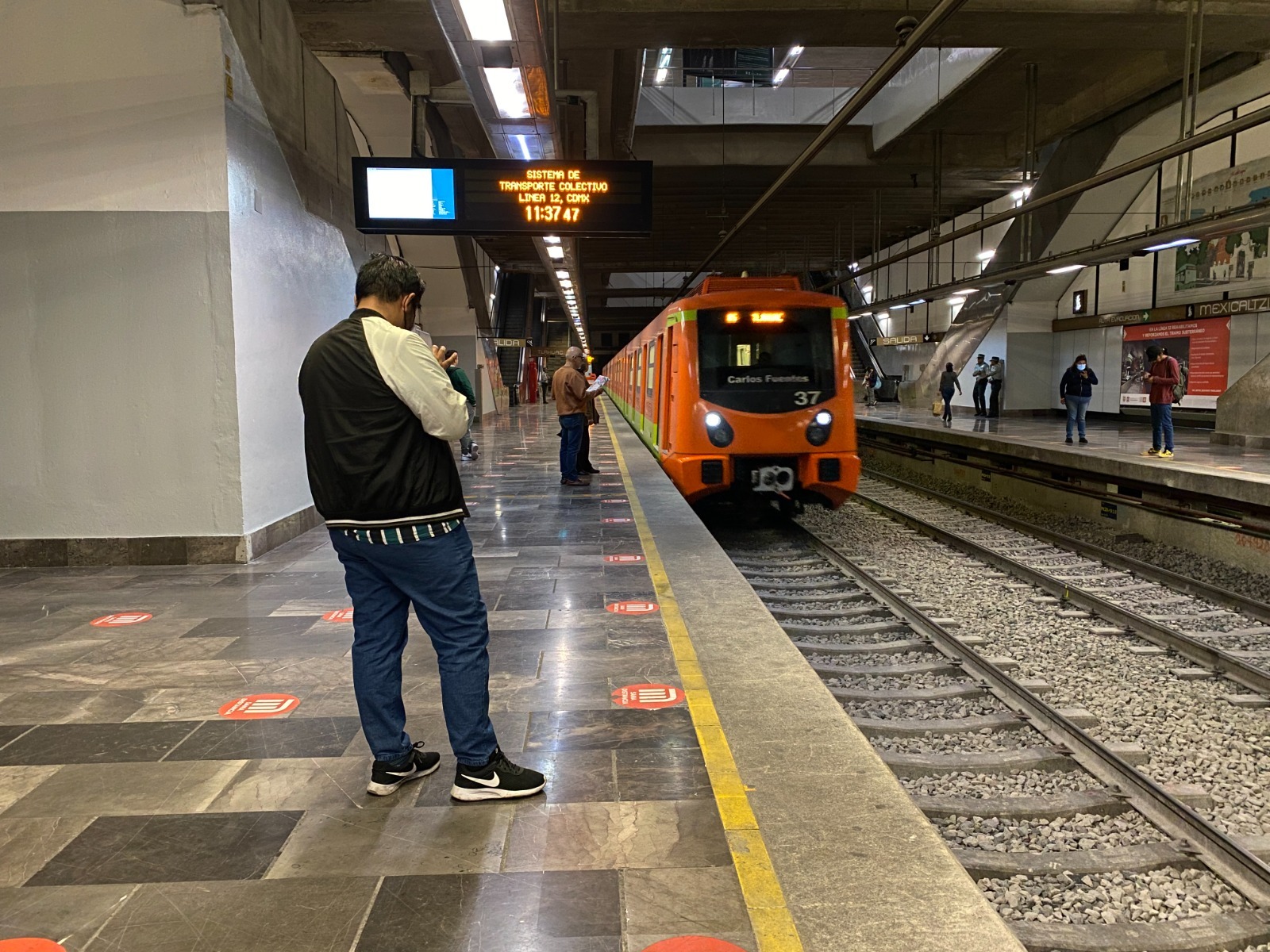 El Sindicato Nacional de Trabajadores del Sistema de Transporte Colectivo (STC) convocó a un Consejo General de Delegados para el martes, donde definirá si inicia paros escalonados como medida de presión ante la insuficiencia presupuestal y la persistente carencia de mantenimiento en trenes e infraestructura.