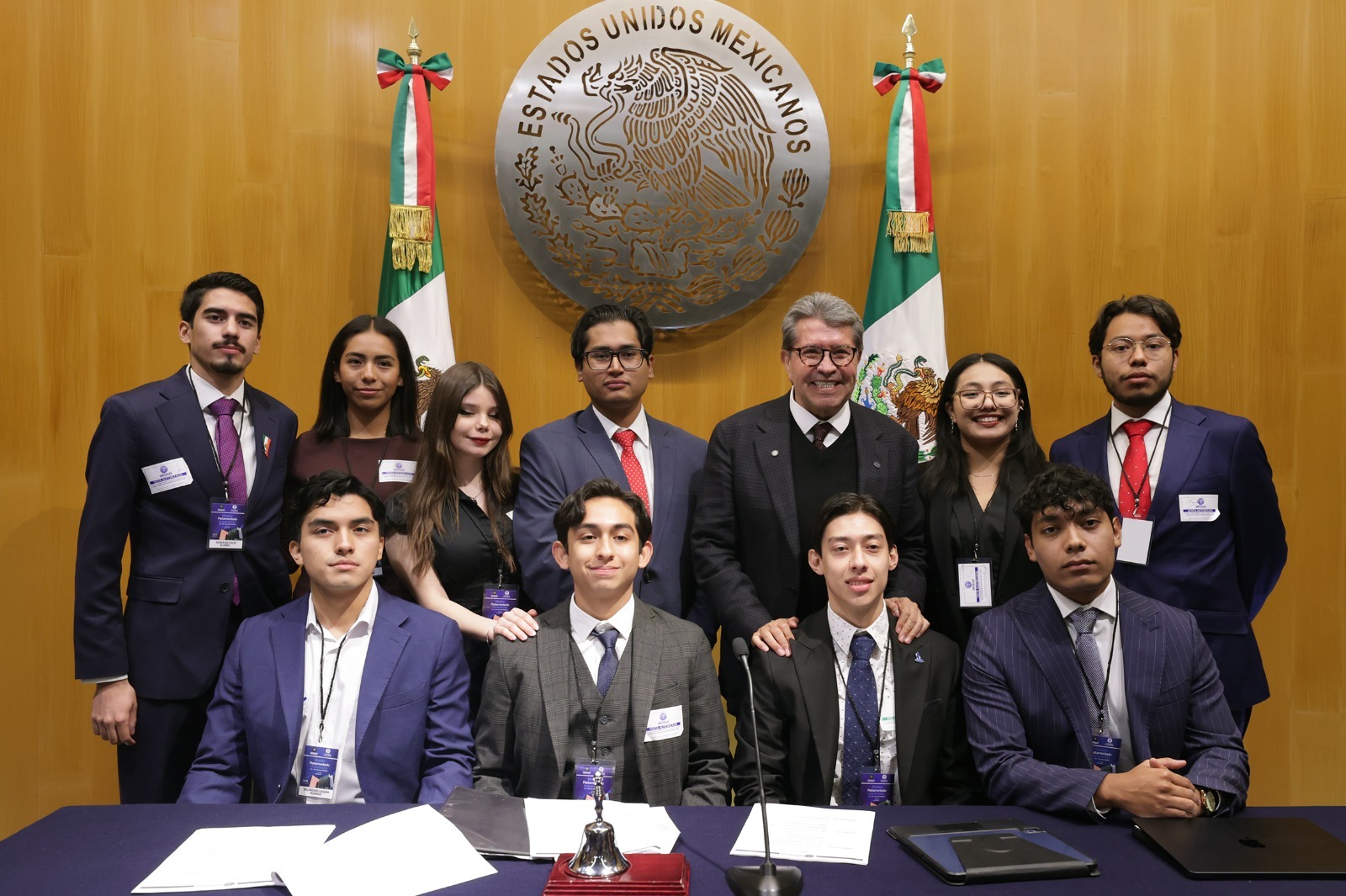 Más de 350 estudiantes asumieron el papel de diputadas y diputados juveniles en la Cámara de Diputados; el legislador afirmó que su generación “ya está agotada” y que es momento de entregar la estafeta a cuadros jóvenes.