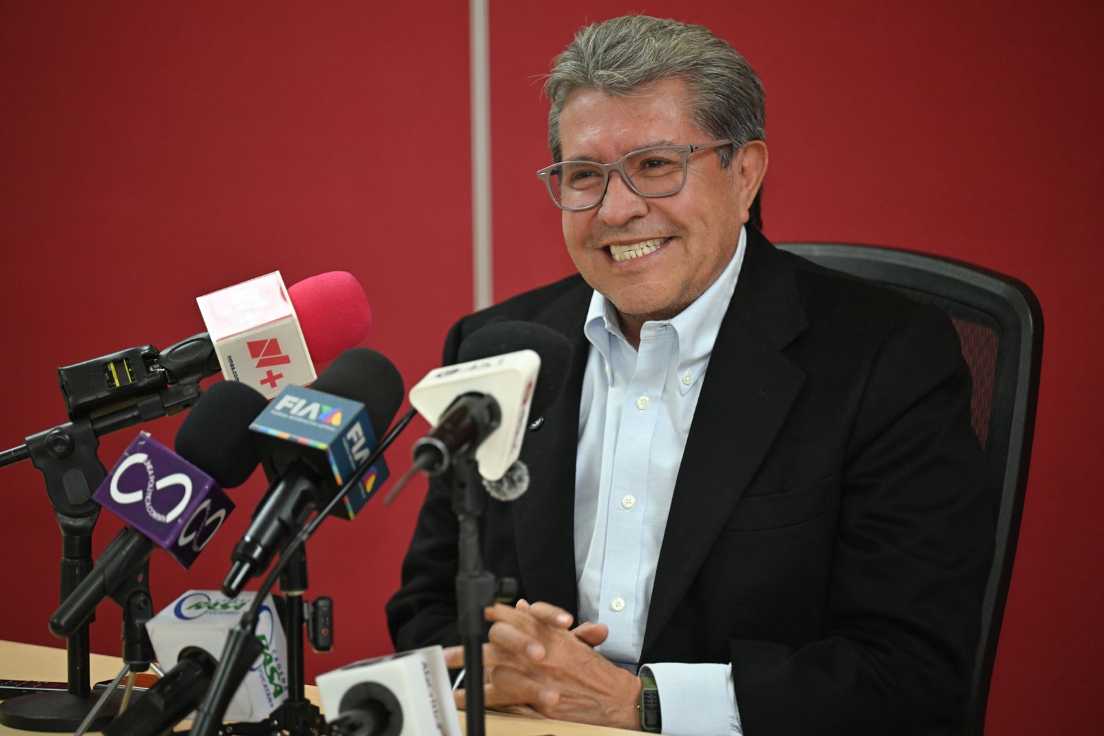 El coordinador de Morena en la Cámara de Diputados aseguró que no habrá “fast track” en la minuta sobre la semana laboral de 40 horas; se abrirán audiencias y se respetarán los plazos legales antes de llevarla al Pleno.