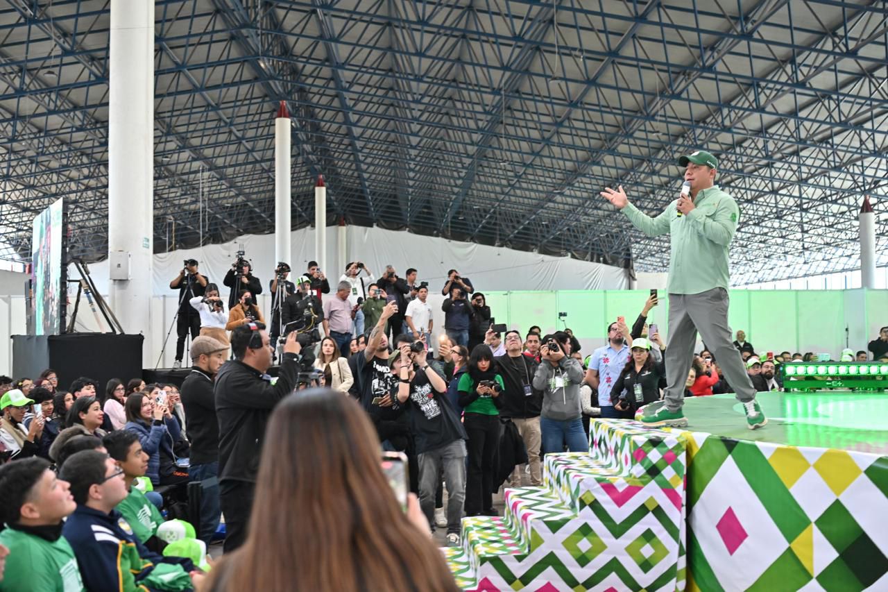 Con una proyección de más de 10 mil asistentes y la participación de 80 instituciones, el Gobernador anunció una inversión histórica en educación y la próxima apertura de la Universidad Rosario Castellanos en San Luis Potosí.