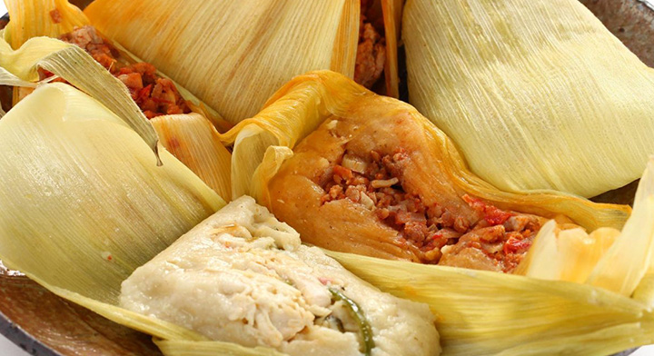 Autoridades federales y estatales, con apoyo de la FGR y la Secretaría de Salud, buscan confirmar si tamales en Huauchinango estaban contaminados con fentanilo tras intoxicación de siete niños; una menor dio positivo.