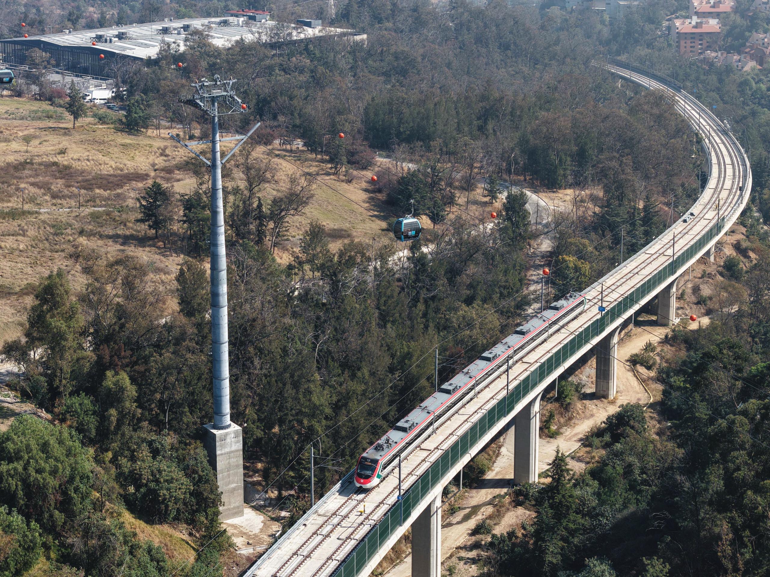 La apertura total de “El Insurgente” promete reducir viajes de más de dos horas a menos de una hora entre ambas metrópolis.