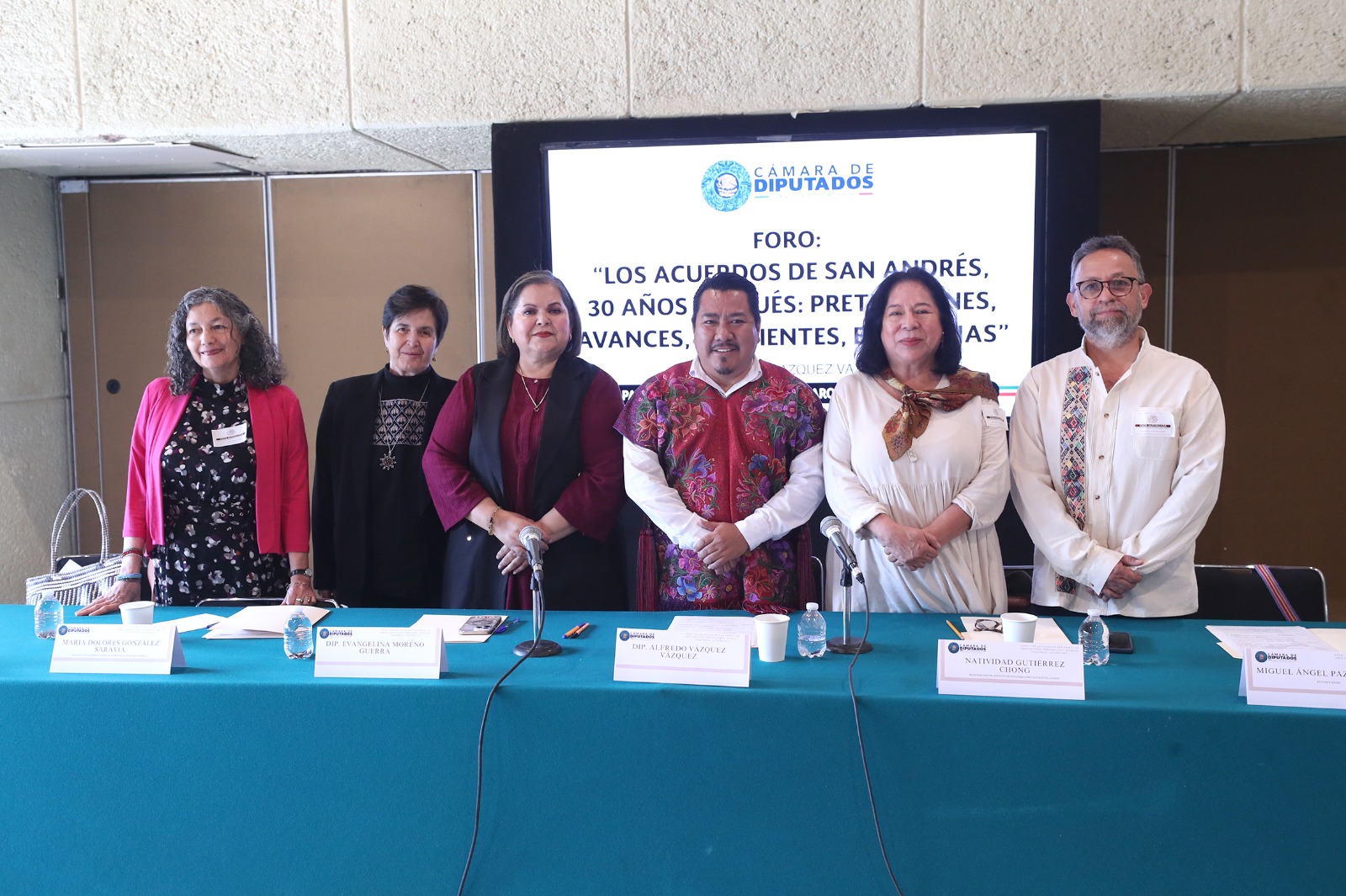 En foro en la Cámara de Diputados advierten rezagos legislativos, recortes presupuestales y falta de representación política efectiva