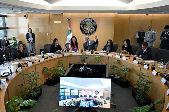 El legislador informó que se registraron 92 aspirantes para el periodo 2026-2034 y aseguró que no habrá “dados cargados” en la designación.